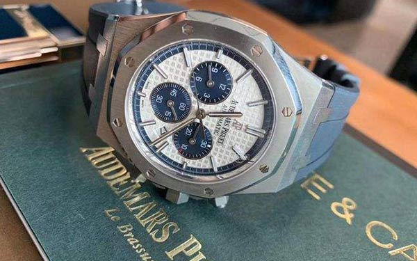 愛彼手表進(jìn)水了處理辦法盤點(diǎn)(圖) 愛彼手表進(jìn)水了處理辦法盤點(diǎn)(圖)