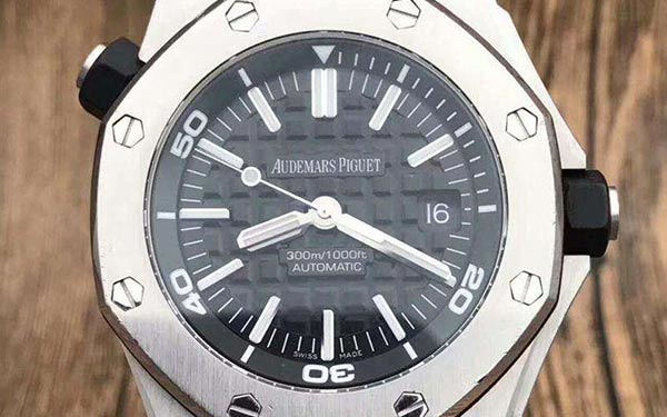 愛彼手表表殼有劃痕處理方法匯總(圖) 愛彼手表表殼有劃痕處理方法匯總(圖)